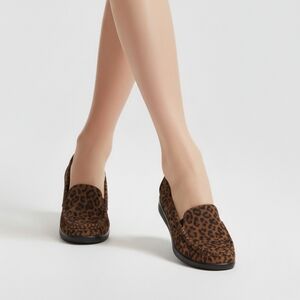 Clarks Womens Suede Loafers Leopard Animal Print Ellowyn Lux Slip On Size 9 W